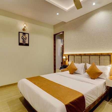 Home2 Studio Apartments Bombay Extérieur photo