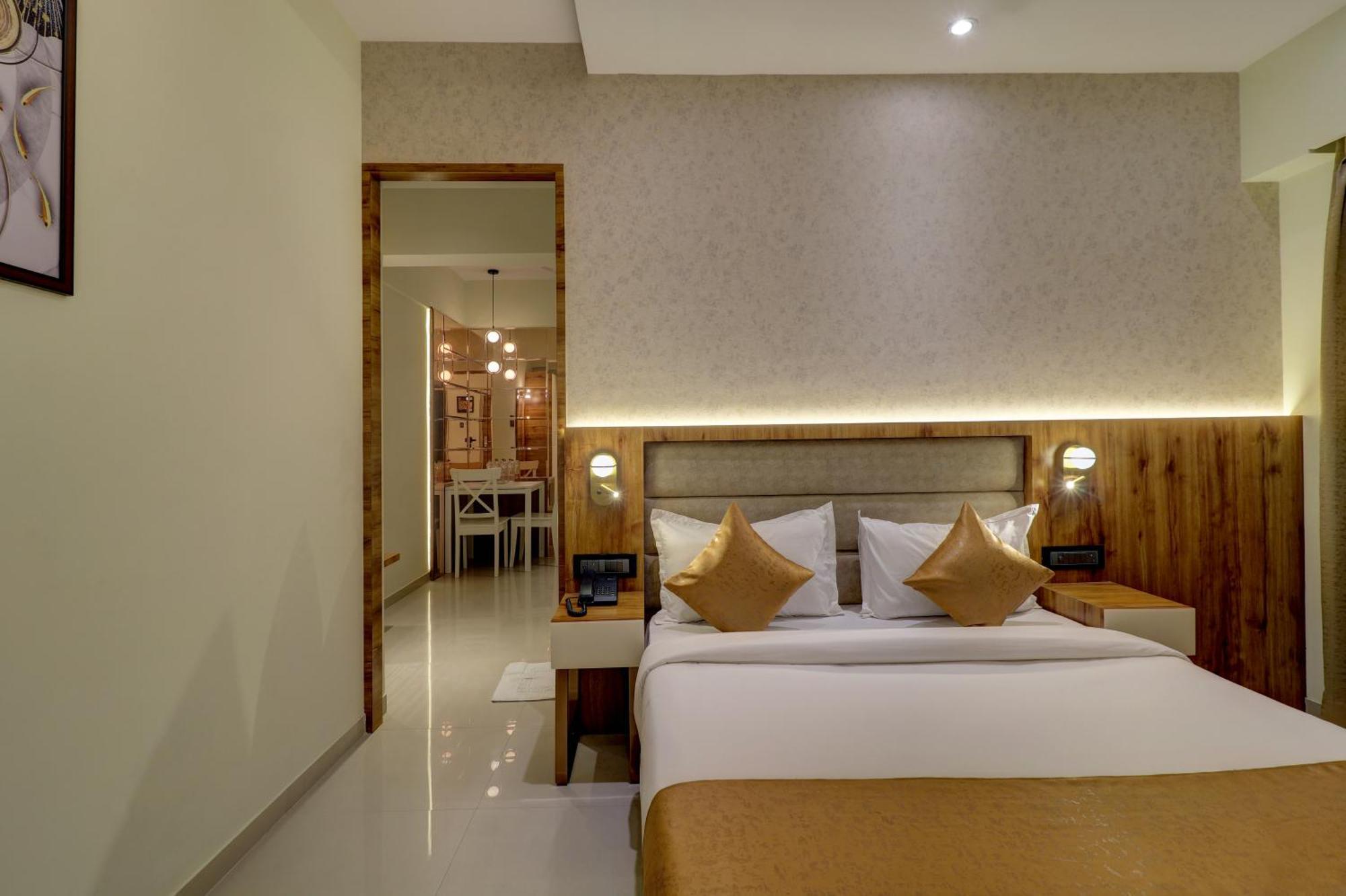 Home2 Studio Apartments Bombay Extérieur photo
