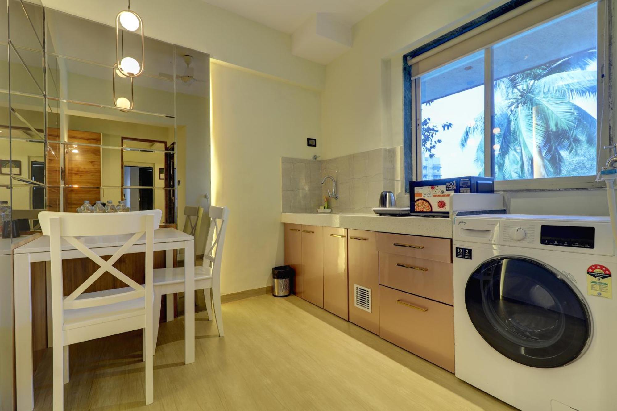 Home2 Studio Apartments Bombay Extérieur photo