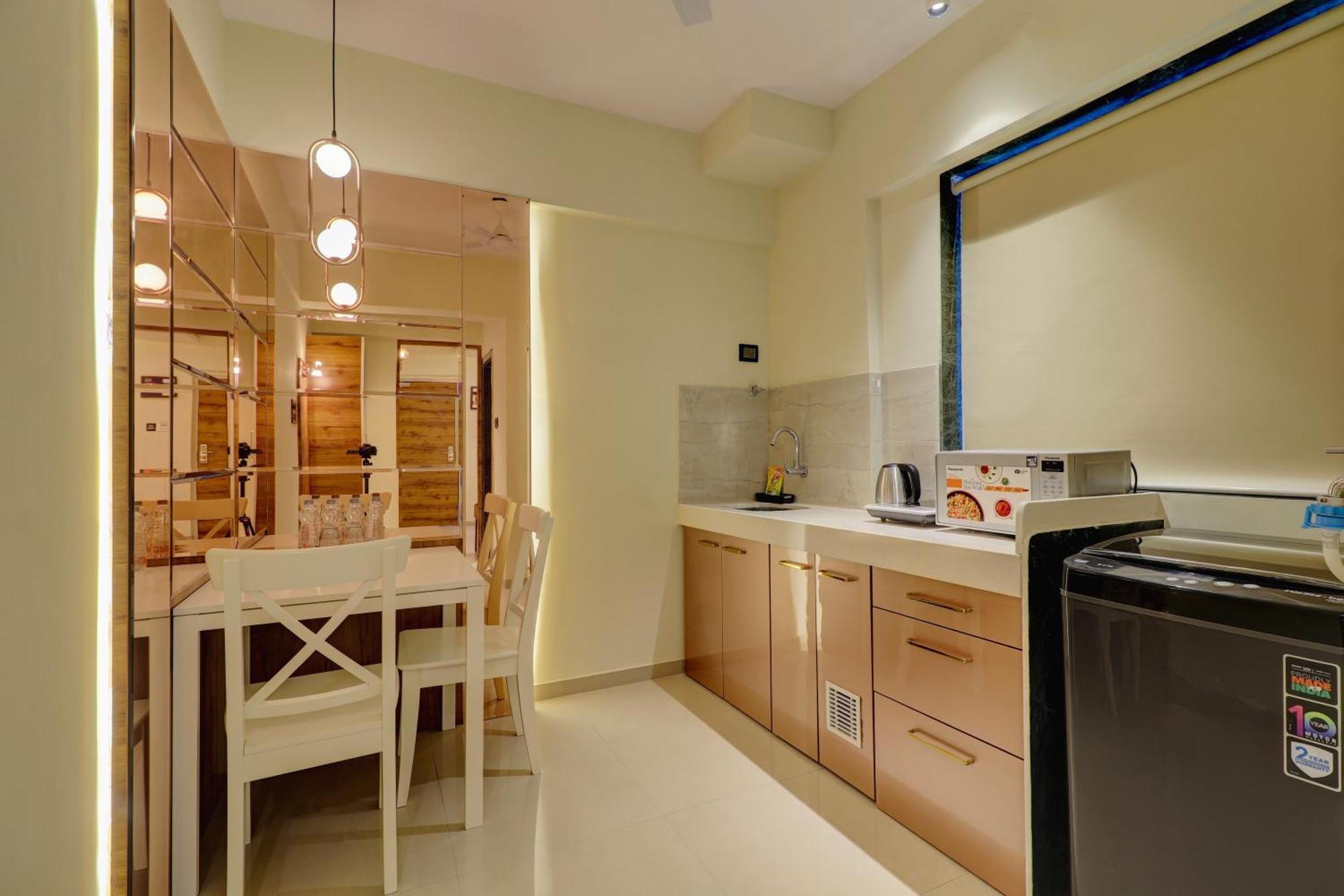 Home2 Studio Apartments Bombay Extérieur photo